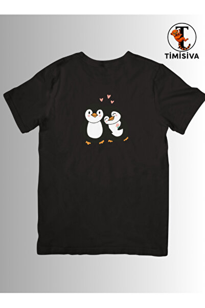 TİMİSİVA تي شيرت أسود بأكمام قصيرة وياقة دائرية من القطن مطبوع عليه AŞIK PENG...