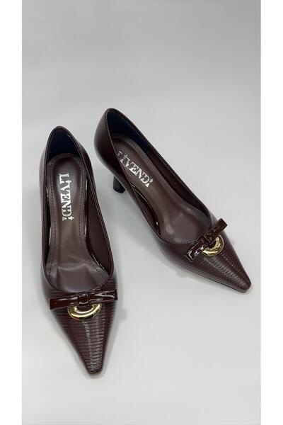 LİVENDİ SHOES حذاء نسائي كلاسيكي بكعب رفيع ومقدمة مدببة من الجلد اللامع باللو...