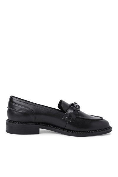 Tamaris Black loafers with chain