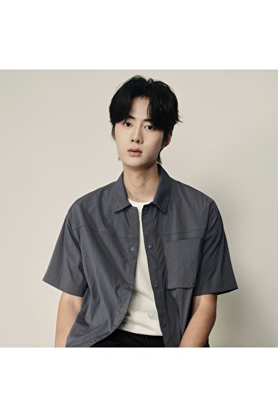 Giordano Men’s Nylon Stretch Short Sleeve Shirt – Lightweight & Water-Resistant | Korea Collection