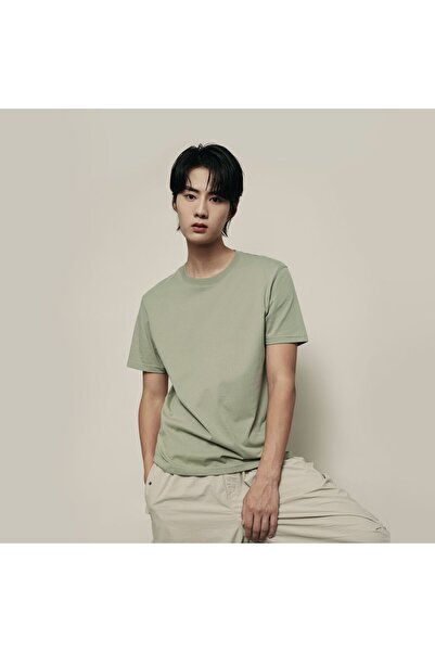 Giordano Men’s Slim Fit Tee –Lightweight & Everyday Comfort | Korea Collection
