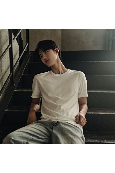 Giordano Men’s Slim Fit Tee –Lightweight & Everyday Comfort | Korea Collection