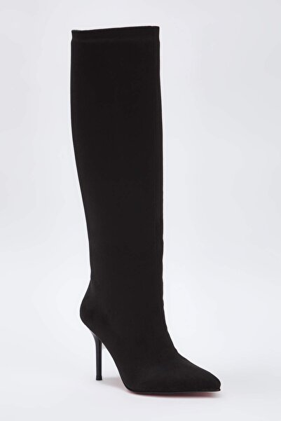 TRENDYOL SHOES Damenstiefel aus schwarzem Wildleder mit roter Sohle, spitzer Zehenpartie und dünnem Absatz TAKAW26CZ00032