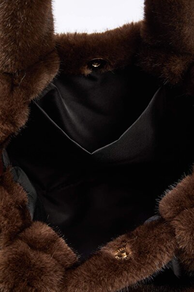 TRENDYOL SHOES Brown Faux Fur Women's Shoulder and Hand Bag Takaw26Oc00071