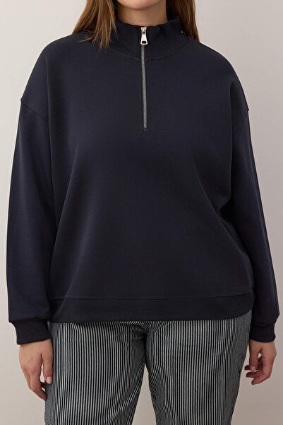 Trendyol Curve Marineblaues Sweatshirt mit Reißverschluss am Kragen, reguläre Größe, Übergröße, TBBAW26AO00019