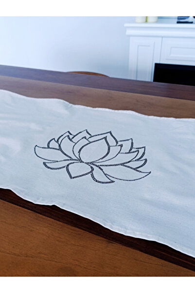 Menar Tasarım Runner 40*110 cm Husă de masă cu design brodat cu flori de lotus