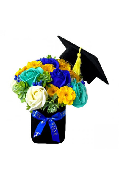 velve Aranjament floral pentru absolvire, in cutie rotunda cu trandafiri si p...