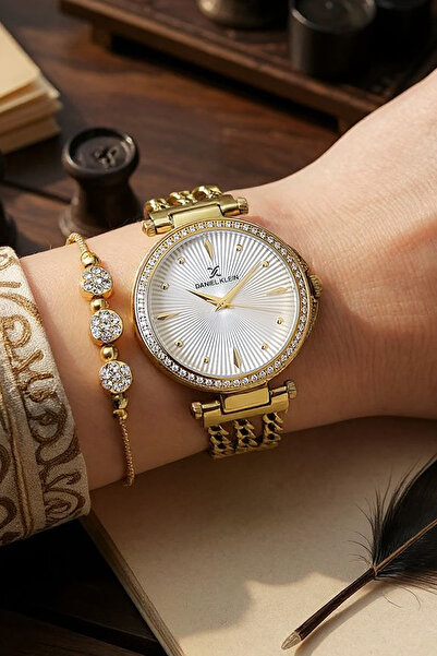 Daniel Klein Altın Sarısı Zincirli Kadın Kol Saati + Zirkon Taşlı Bileklik Hediyeli