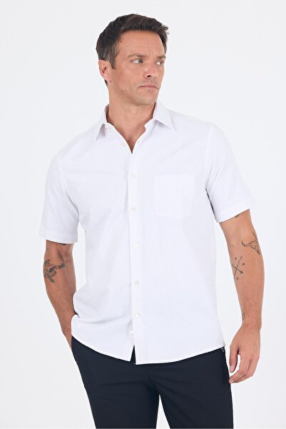 İmza Λευκό πουκάμισο με σκληρό γιακά, κοντό μανίκι, τσέπες και άνετη εφαρμογή...