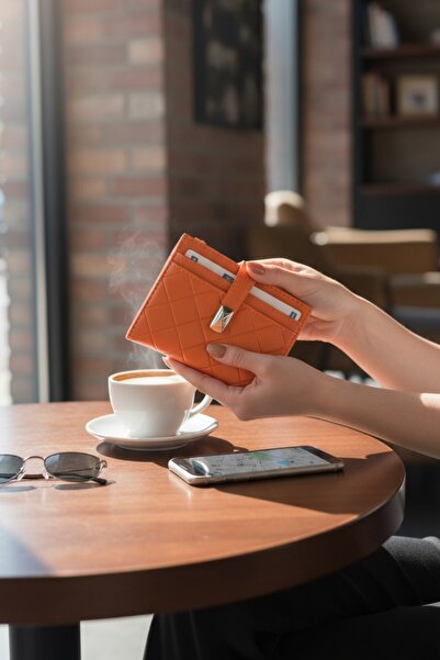 Classbag Kadın Turuncu Orta Boy Kapitone Detaylı Tokalı Cüzdan