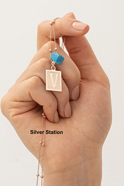 Silver Station Rose Kaplama 925 Ayar Gümüş Harf Kolye - V Harfi Kolye