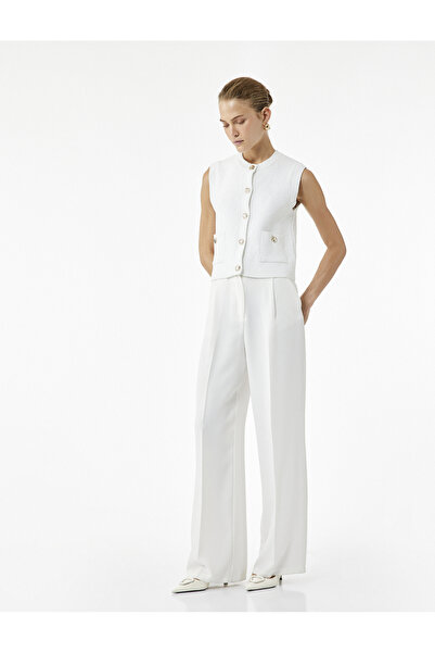 Koton Gold Düğme Detaylı Cepli Kolsuz Bisiklet Yaka Triko Yelek