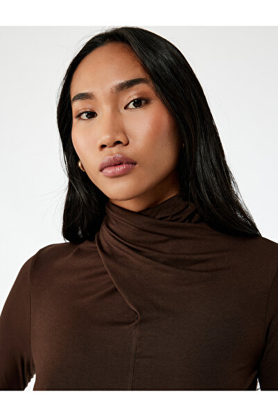 Koton Μακρυμάνικο μπλουζάκι με λεπτή εφαρμογή, ντραπέ και όρθιο γιακά