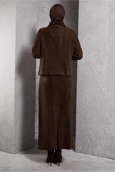 Alvina Tuvet Suit 30503 - with Skirt and Comfortable