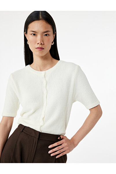 Koton سترة تريكو بأزرار وياقة دائرية وأكمام قصيرة وقصة عادية