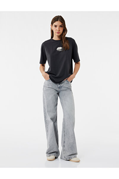 Koton Μπλουζάκι με κοντό μανίκι με λεπτομέρεια κέντημα