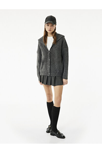 Koton Cardigan confortabil, cu nasturi, cu mânecă lungă, cu decolteu în V, tricotaj