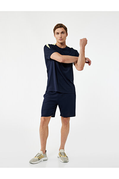 Koton Rahat Kesim Renk Kontrastlı Kısa Kollu Bisiklet Yaka Spor Tişört