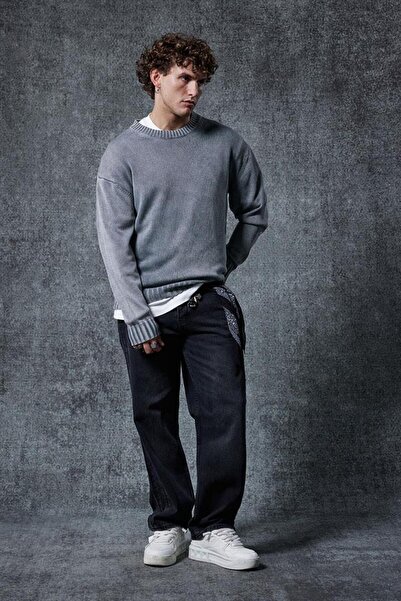 ablukaonline Ανδρικό πλεκτό πουλόβερ με λαιμόκοψη oversized σε γκρι χρώμα