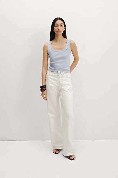 Pilea Γυναικείο αμάνικο μπλουζάκι με μπλε κέντημα