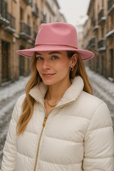 MARBERRY قبعة فيدورا نسائية - تفاصيل إكسسوار البودرة