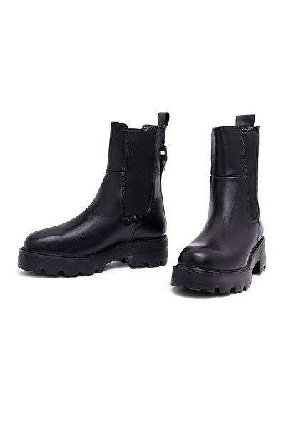 Derimod Kadın Siyah Kalın Tabanlı Deri Chelsea Bot 25WFD186318