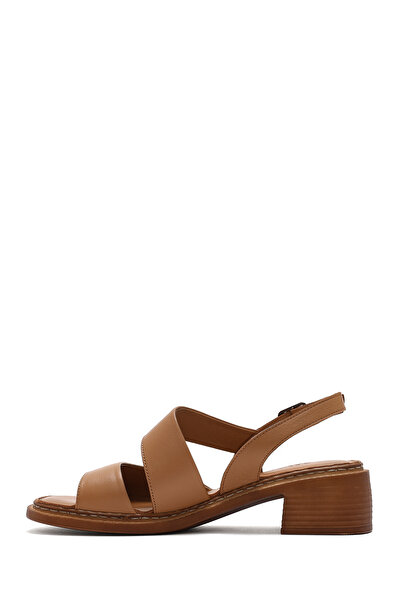 Derimod Γυναικεία παπούτσια με κοντό τακούνι με αγκράφα σε καφέ χρώμα Σανδάλια από γνήσιο δέρμα 25SFD341118