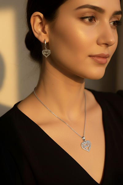 stellare Kalp Detaylı Minimalist Kolye Küpe Seti – Günlük ve Özel Kullanım iç...