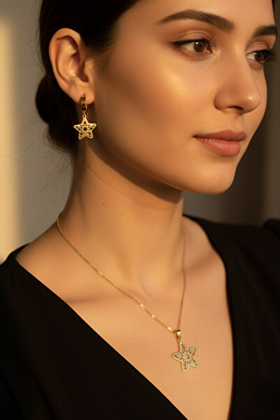 Gold Kaplama Yıldız Figürlü Çelik Kolye – Modern Tasarım