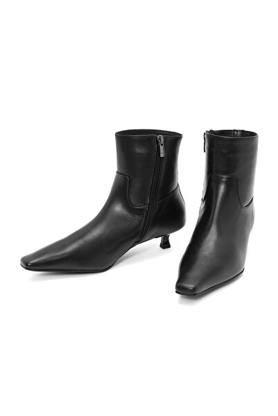 Derimod Kadın Siyah Fermuarlı İnce Kısa Topuklu Deri Bot 24WFD142318