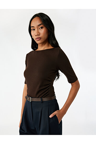 Koton Μπλουζάκι με λεπτή εφαρμογή, κοντό μανίκι, λαιμόκοψη και λεπτομέρεια με ντραπέ