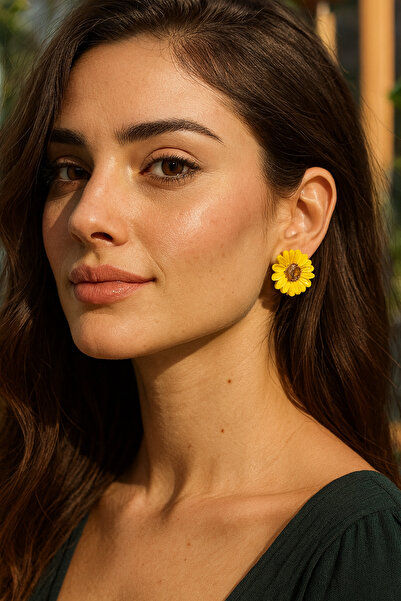 Atölye Myth Daisy El Yapımı Sarı Minimal ve Işıltılı Papatya Küpe - Zarif ve Sade