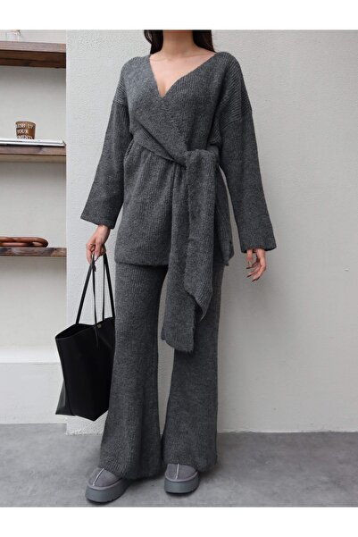 ESRAHELVACI Tie-Up Knitwear Set