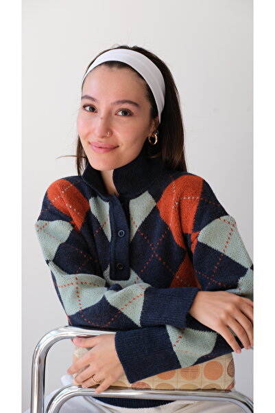 Butik سترة نسائية من التريكو بياقة بولو ذات نمط البقلاوة باللون الأزرق الداكن...