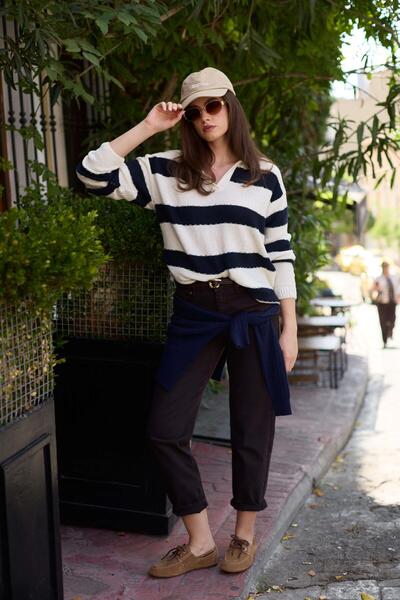 Setre Tricotaj cu dungi cu decolteu crem