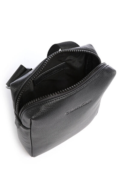 Calvin Klein Erkek Geri Dönüştürülmüş Sentetik Deri Çapraz Çanta