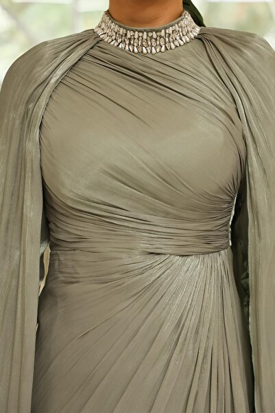 Olcay Yoryo-Seiden-Hijab-Abendkleid mit Steinkragen und Umhangdetail, HELLGRÜN 1247