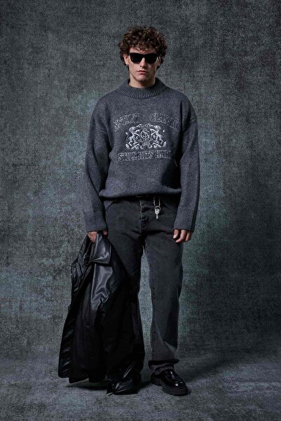 ablukaonline Men's Oversize Crew Neck Embroidered Knit Sweater Gray