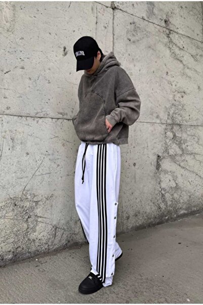 serline Φαρδιά αθλητική φόρμα με λεπτομέρεια με ριγέ κουμπιά