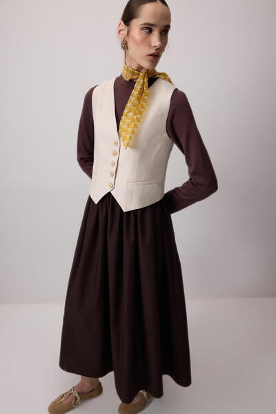 Touché Privé Buttoned Short Vest