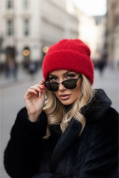 Goldmine Kadın Yumoş Tüylü Bere Kırmızı