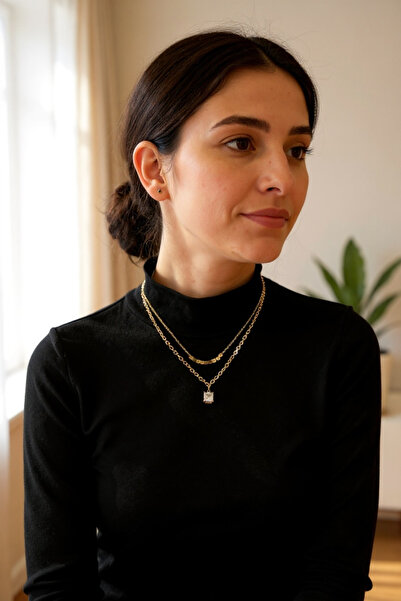 StyleSavvy Taşlı kolye