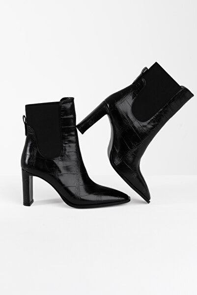 Tasarım Urban Class Series Patterned Shiny Leather Look Pointed Toe Thick Heeled Modern City Style Boots