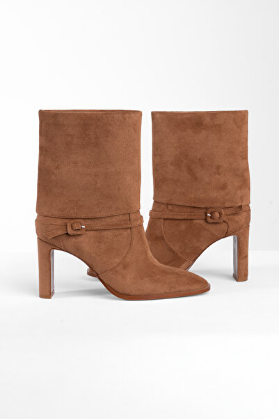 Tasarım Луксозна серия Motion от велур с остри върхове и дебел ток