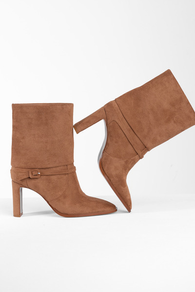 Tasarım Луксозна серия Motion от велур с остри върхове и дебел ток