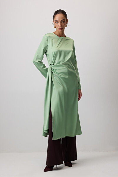 Touché Privé تونيك طويل من الساتان مع تفاصيل ربط