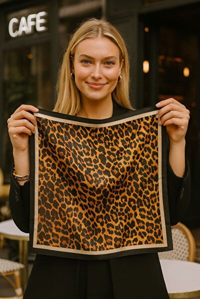 FELLMENS وشاح نسائي منقوش FLR4 مقاس 50x50 سم