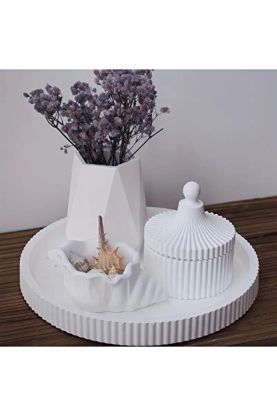 Zigzag Home Set decorativ de 4 piese: vază geometrică, tavă cu dungi, cutie cu capac, suport pentru lumânări din scoici de mare.