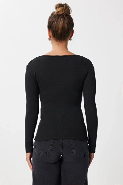 BEFAON بلوزة نسائية من قماش الكاسكورس بتفاصيل دانتيل وياقة على شكل حرف V من ت...