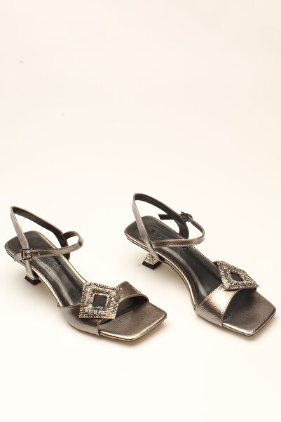 İDİL أحذية نسائية بكعب عالٍ مصنوعة من الحجر البلاتيني المجعد